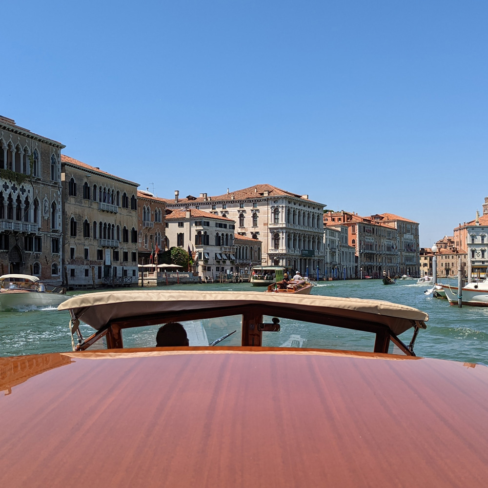 -Palaces-of-the-grand-Canal-Free-and-easy-boat-ride-Venice-Luise-Adriatic